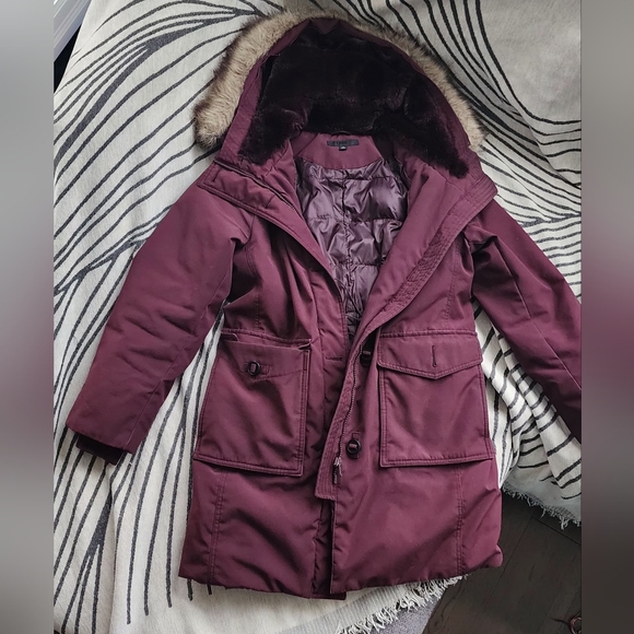 Uniqlo winter coat,size XS, burgundy color 🦭 - Picture 1 of 8